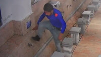 Sultangazi'de cemaat namazdayken hırsız muslukları çaldı