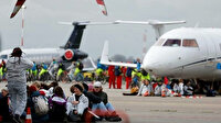 Çevre aktivistleri bu kez  Schiphol Havalimanı'nda ortaya çıktı: Uçakların kalkışını engellediler