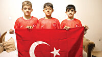 Bayrakla maça gittiler: Hayatlarının sürpriziyle karşılaştılar