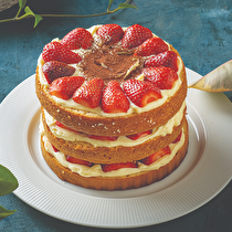 Labneli Çilekli Yaş Pasta