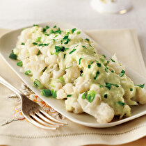 Avokado Soslu Karnabahar Salatası