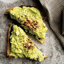Avokadolu Ekmekler