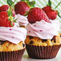 Damla Çikolatalı Çilekli Cupcake