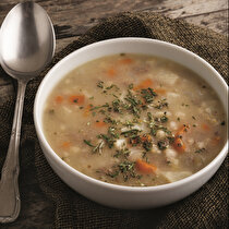 Buğdaylı Taze Biberiyeli Kök Sebze Çorbası