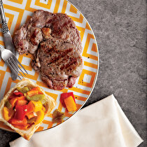 Közlenmiş Biber Salatası ve Biftek