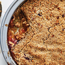 Kayısı ve Şeftalili Crumble