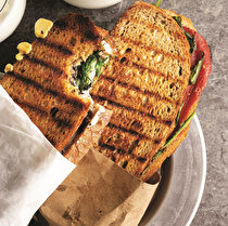 Dereotlu Peynirli Tost