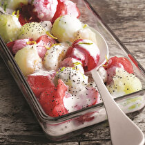 Hindistan Cevizi Kremalı Karpuz Salatası