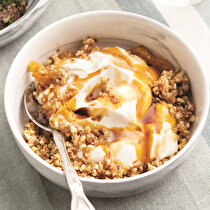 Yoğurtlu Badem Granola