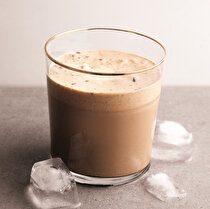 Tarçınlı Badem Sütlü Soğuk Kahve