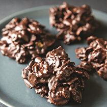 Bademli Bitter Çikolata