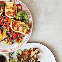 Renkli Hellim Salatası