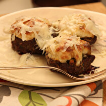 Beşamel Soslu Çanak Köfte