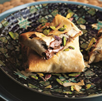 Çikolatalı Sürprizli Börek