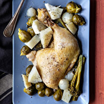 Tavuklu Brokoli ve Brüksel Lahanası Yemeği