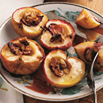 Fırında Çilekli Elma Tatlısı