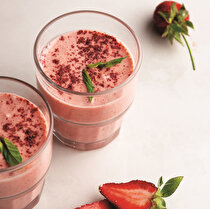 Çilekli Sumaklı Smoothie