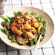 Yenidünyalı Kinoalı Salata