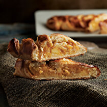 Patatesli Mayalı Örgü Börek