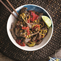 Etli ve Kajun Baharatlı Noodle