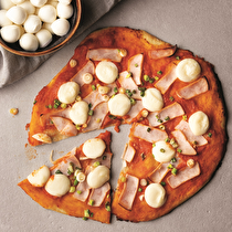 Mozarellalı Hindi Fümeli Pizza