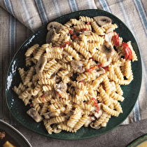 Mantarlı Kaşar Peynirli Makarna