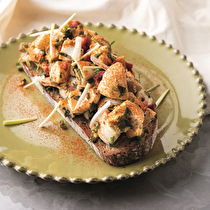 Ekmek Üstü Yumurta Piyazı