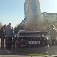 Arabadan sopayla indiğine pişman oldu!
