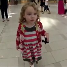 İlk kez ezan sesi duyan ABD'li kız çocuğu