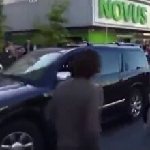 Polisin yakalamaya çalıştığı kişi dövüşçü olursa..