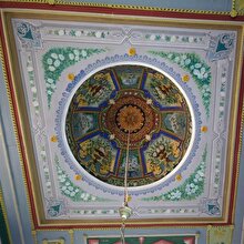 Duvar ve tavan süslemeleriyle ziyaretçilerin gözdesi Şahinler Camii