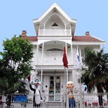 Gençliğiniz kaybolsa da, oyuncaklarınız oldukça yakınınızda: Oyuncak Müzesi ziyaretçilerini bekliyor