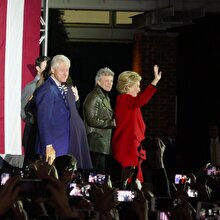 Clinton’lara bulaşan ölüyor