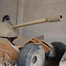 DAEŞ pilotları yanıltmak için tank ve zırhlı araç maketi yapmış