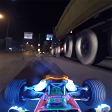 RC model araba İstanbul trafiğinde
