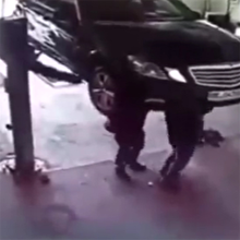 Adamlar canlarını zor kurtardılar!