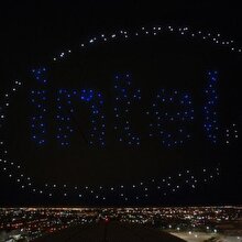 Intel, Super Bowl'da 300 drone ile harika bir gösteri sergiledi
