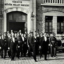 Cumhuriyet bir gecede nasıl ilan edildi?
