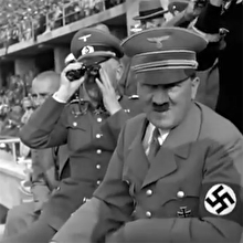 1936 Berlin Olimpiyatlarında Hitler'in garip hareketleri