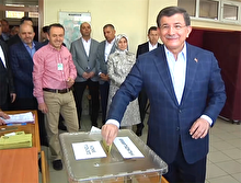 Eski Başbakan Davutoğlu, oyunu kullandı