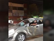 Pert arabayla keyif süren adam!