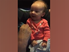 İşaret diline cevap veren bebek paylaşım rekorları kırıyor