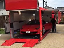 Ferrari sahibine böyle teslim ediliyor
