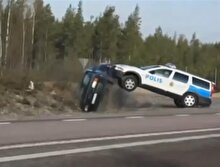Volvo polis arabası olursa!