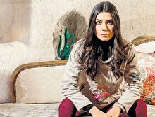 Toplanmayan çöpler oyuncu Burcu Kıratlı'yı isyan ettirdi