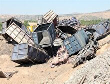 Tren kazasının izleri siliniyor