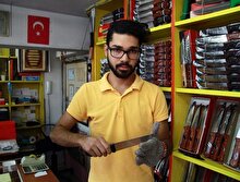 Acemi kasaplara özel çelik eldiven üretildi