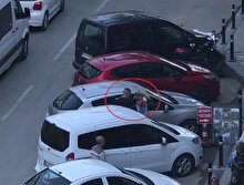 Sokakta karısını dövdü vatandaş tepki gösterdi