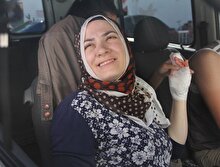 Acemi kadın kasap hastanelik oldu