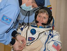 288 gün sonra yine rekorla döndü: Kadın astronot yeniden dünyada